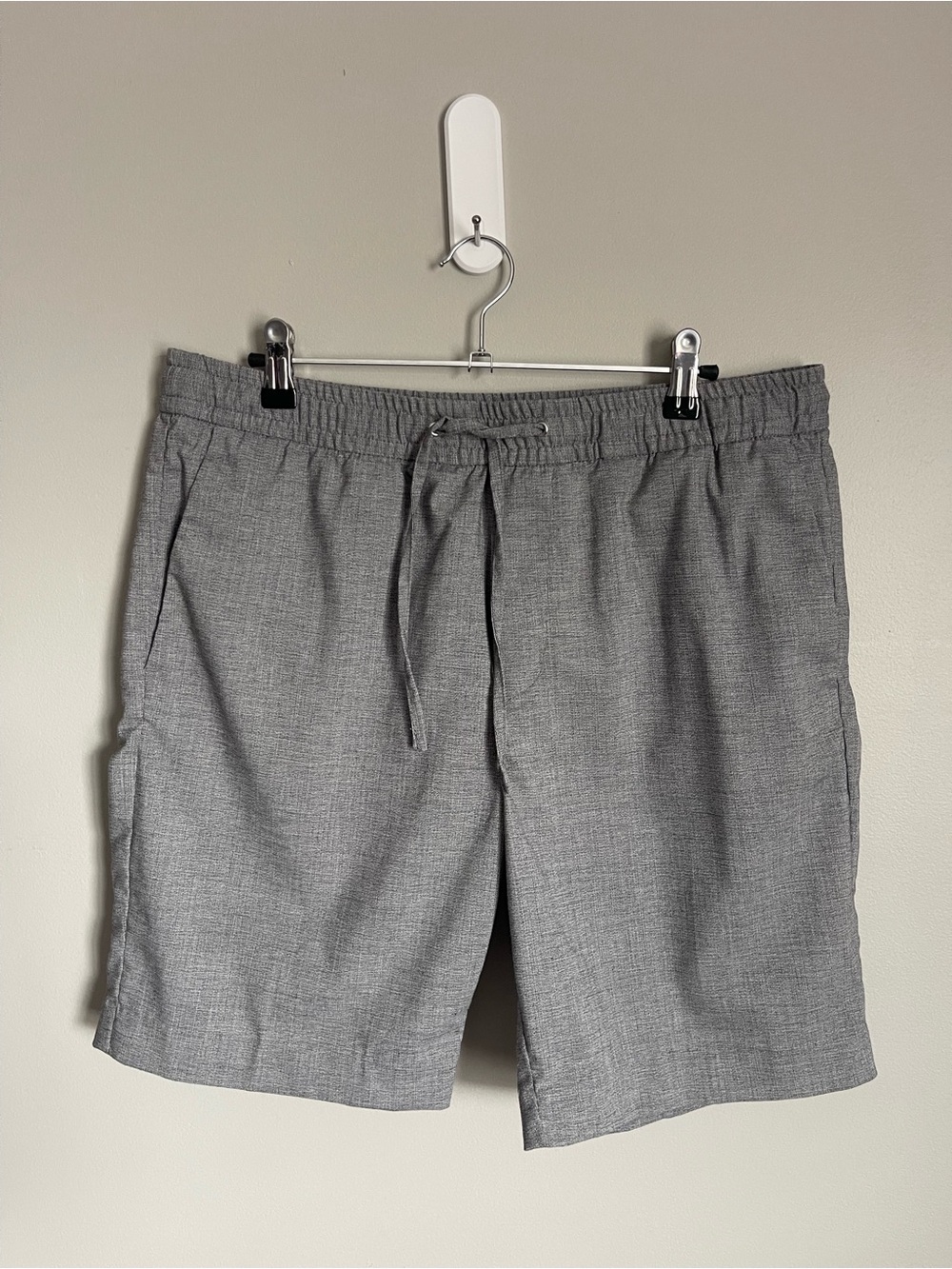 H&M | Men's Gray Slim Fit Drawstring Shorts Sz M